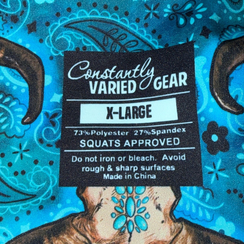 Constantly Varied Gear women shorts elevation 7” pockets lifting blue cow skull - Picture 6 of 7